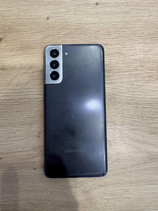 Samsung Galaxy S21 5G 128GB – sprawny, ślady użytkowania, dobry stan