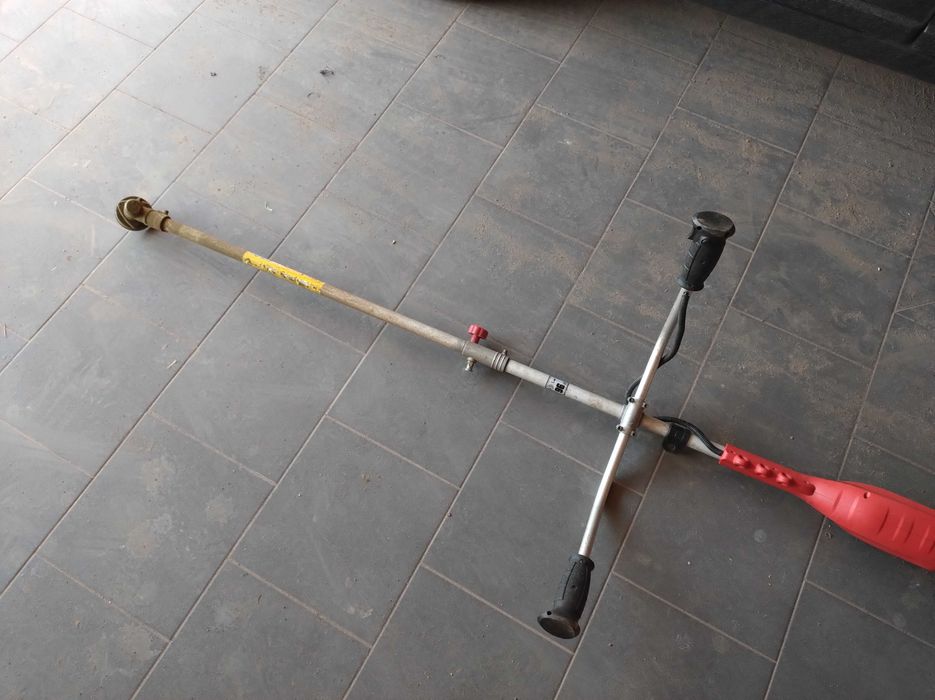 Kosa elektryczna Hecht 1445 uszkodzona, na części