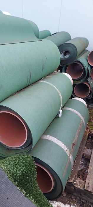 Używana wykładzina gumowa amortyzująca.