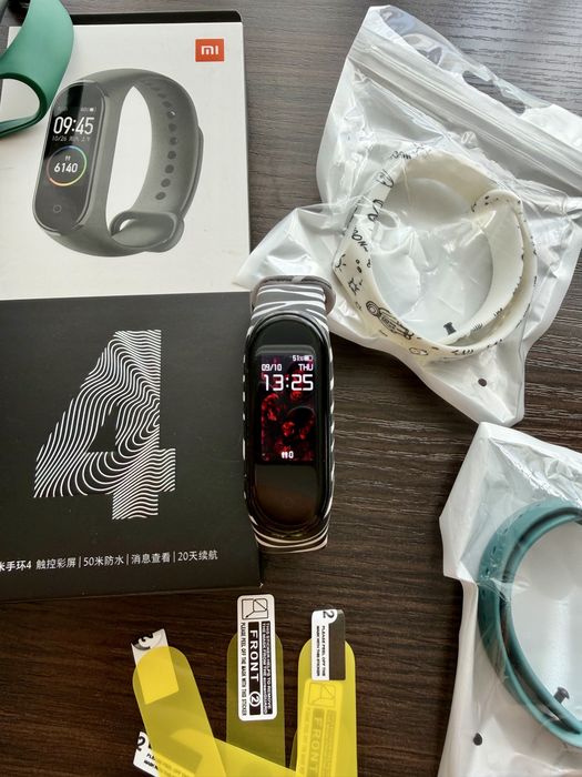Xiaomi Mi Band 4 + 8 ремінців + 13 захисних плівок, повний комплект з коробкою. Мі бенд, фітнес браслет, Mi Smart Band, годинник