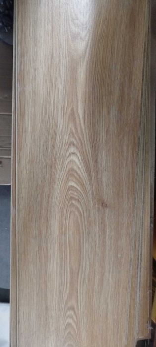 Soalho flutuante tábuas 120x19 cm (cerca de 11m2) 49 peças
