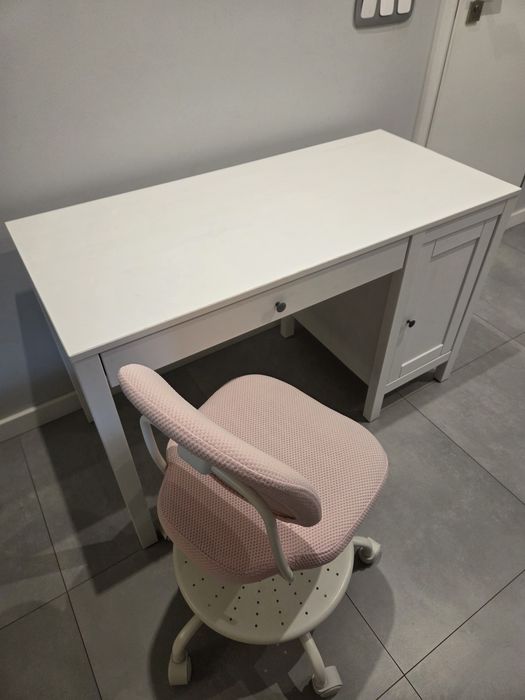 Biurko Hemnes i krzesło Ikea