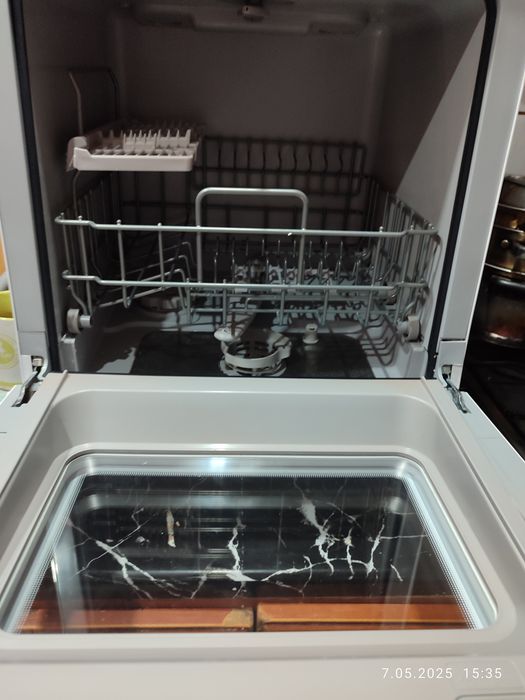 Zmywarka wolnostojąca mini na blat nablatowa Comfee MFD42S110W-IT