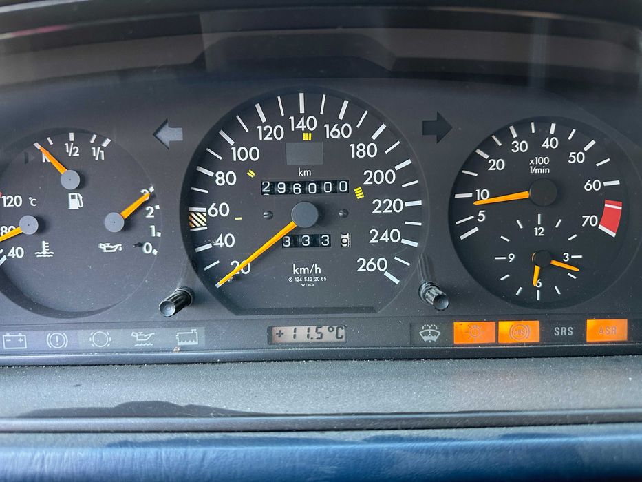 Mercedes W124 E320 Coupe