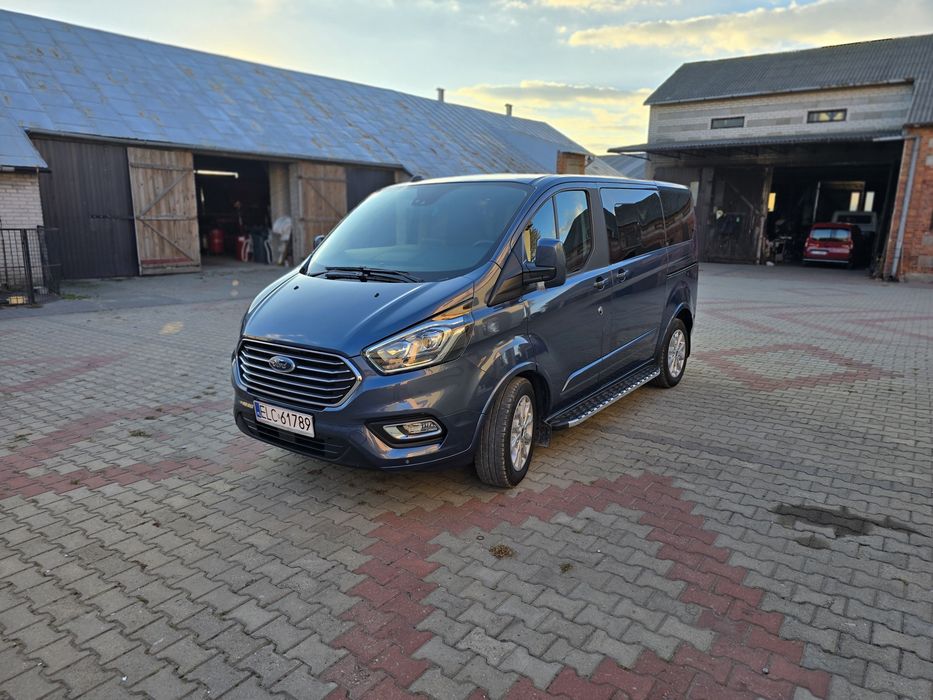 Wynajem busa Ford Toureno Custom  8 -osobowy