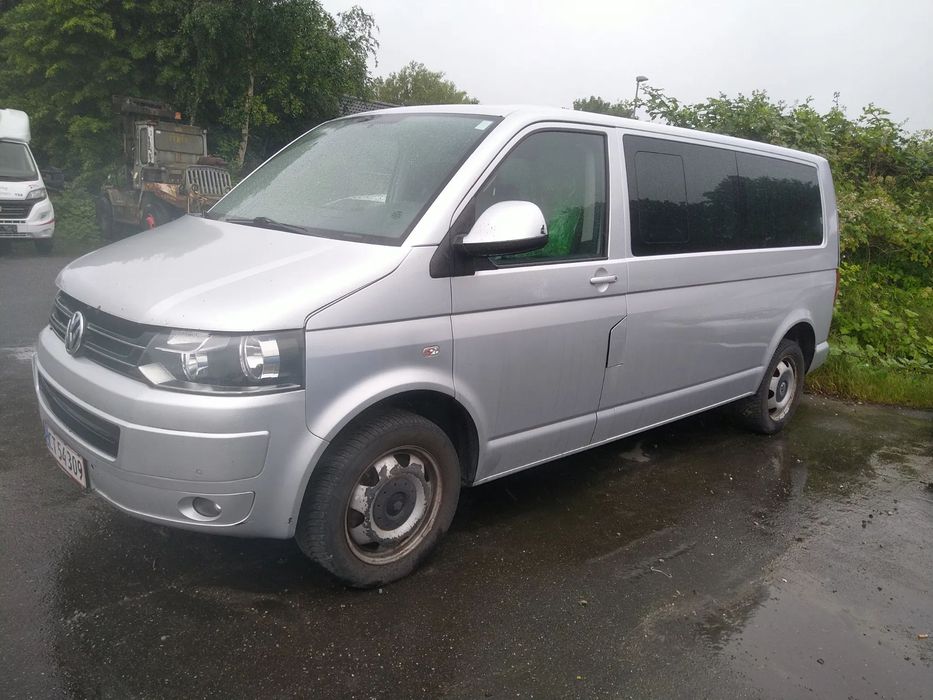 Volkswagen Caravelle DSG caravelle 9osob,180koni uszk.silnik
