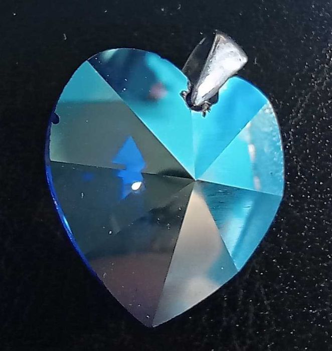 Wisior serduszko svarowskiego