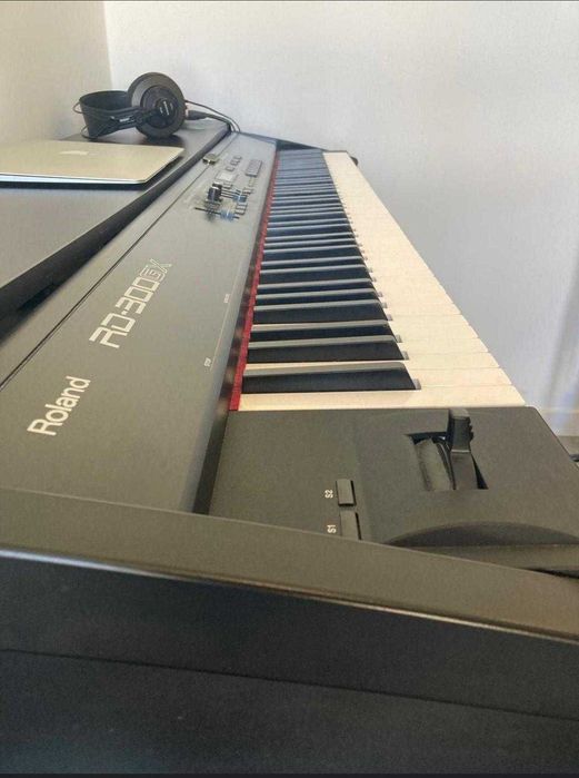 Piano Digital 88 teclas -  Roland RD-300GX