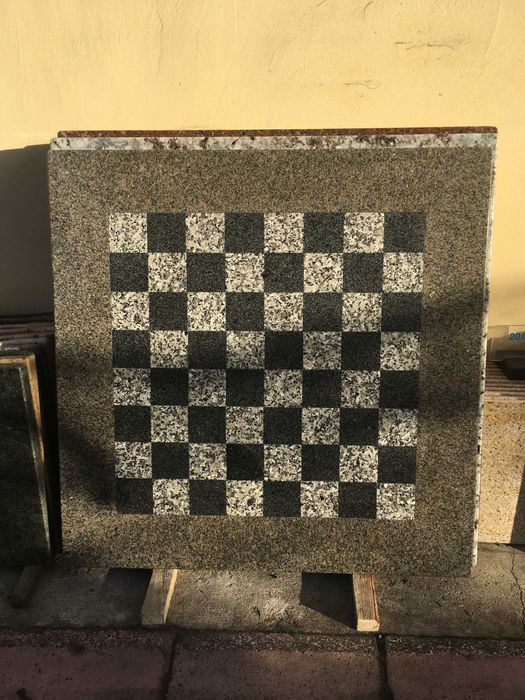 szachy, warcaby z granitu