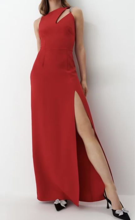 Piękna czerwona długa sukienka mohito