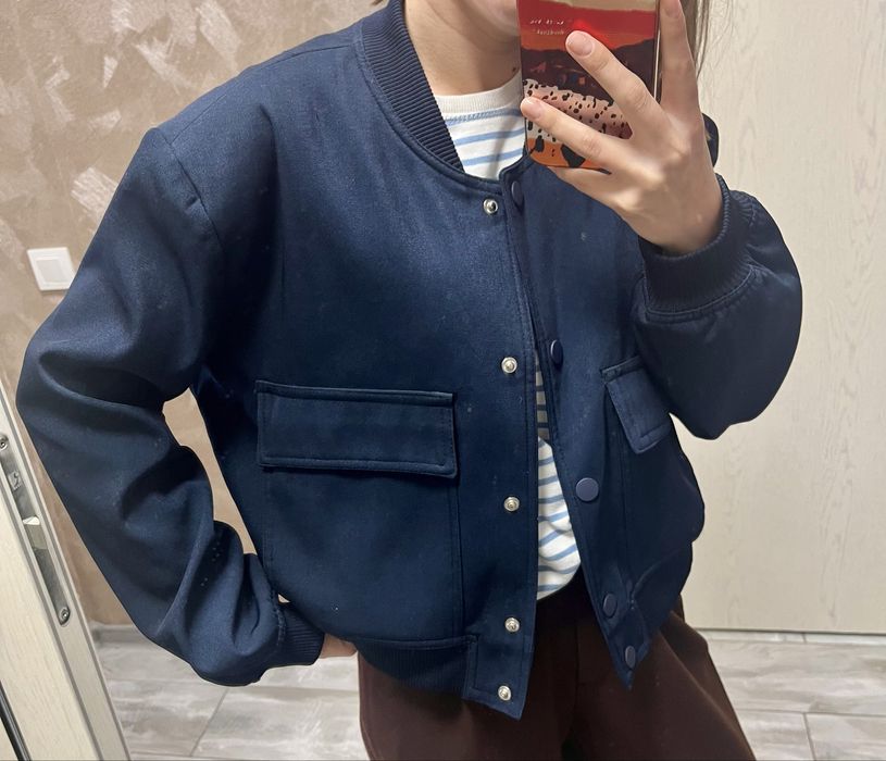 Бомбер Zara ,гарний стан