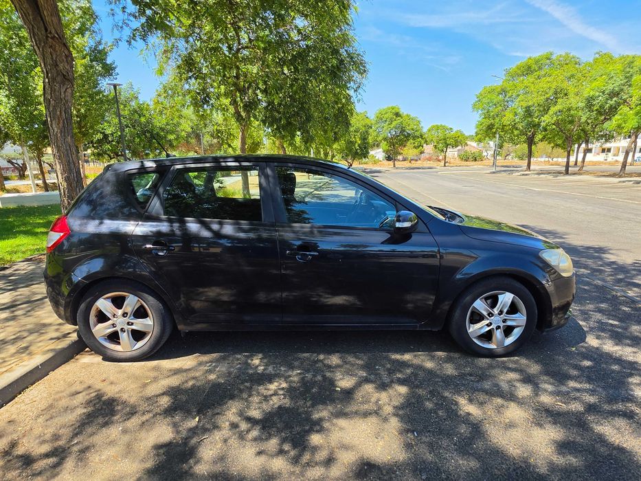 Kia Cee'd 1.6 CRDi 2011 - Excelente Estado / Nacional