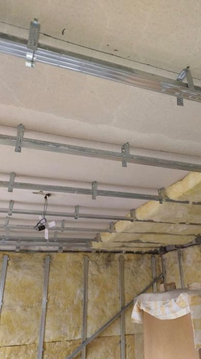 Solidne Prace Dekarskie – Dachy, które przetrwają lata!