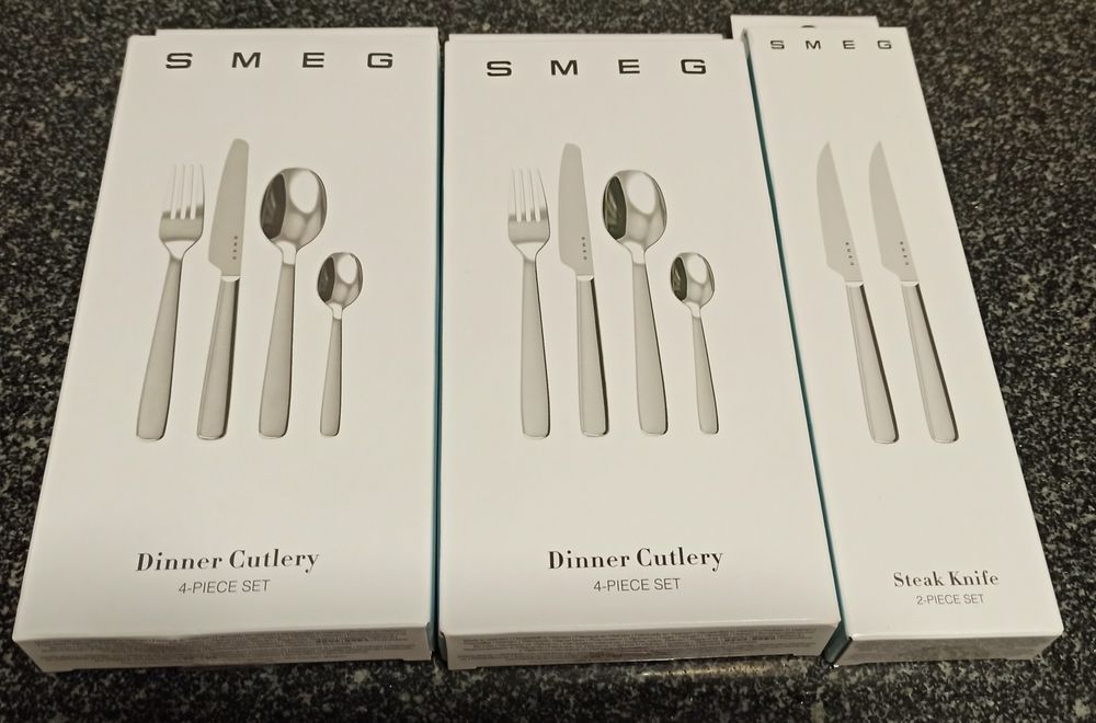 Smeg - 2 Conjuntos talheres + 1 Conjunto 2 facas -Novo- 24hs
