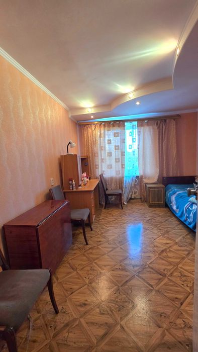 Продаж 4-кімнатноЇ квартири по вул.Незалежності