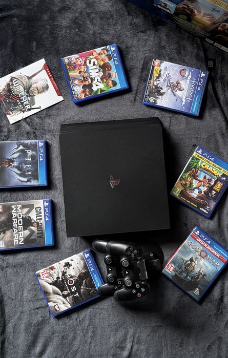 PlayStation 4 Pro 1TB + 2 DualShock V2 + Док-станція + Коробка