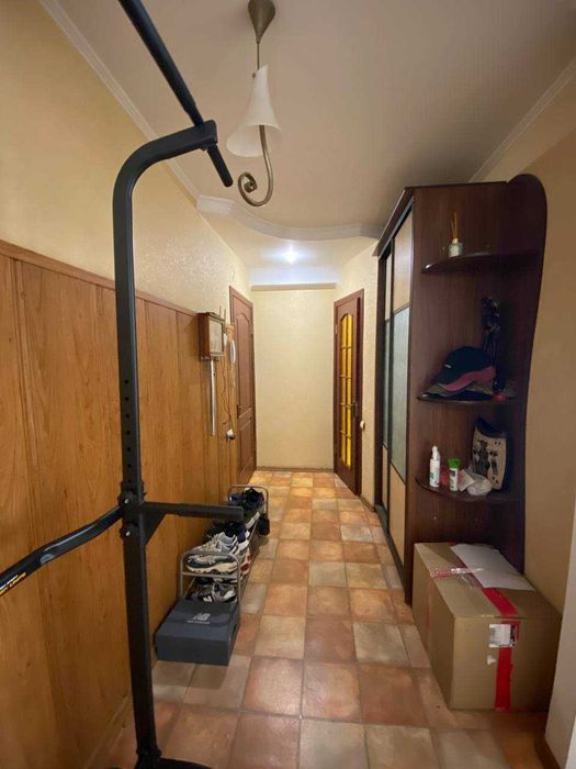 Продаётся трёхкомнатная квартира в центре, по ул. Кобылянского