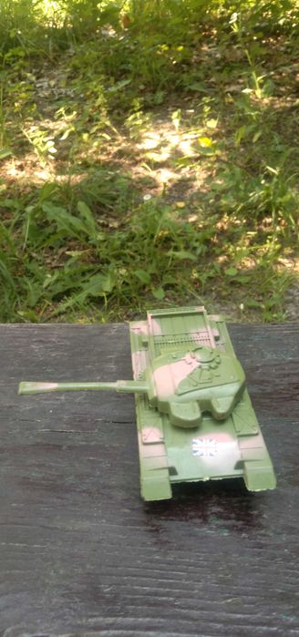 Танки Великобританські, і Абрамс