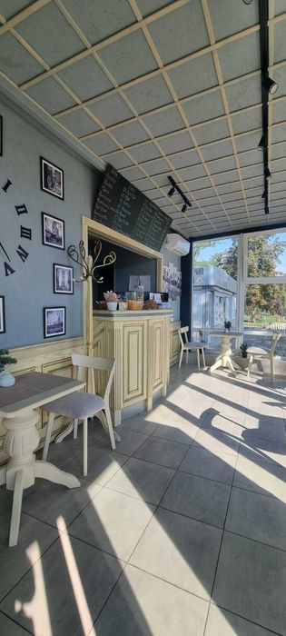 Продаються комерційні приміщення.