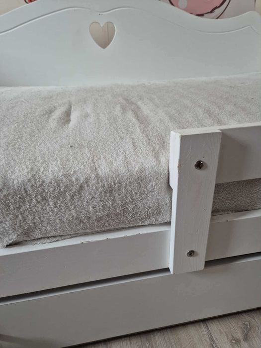 Dziewczęce łóżko dziecięce