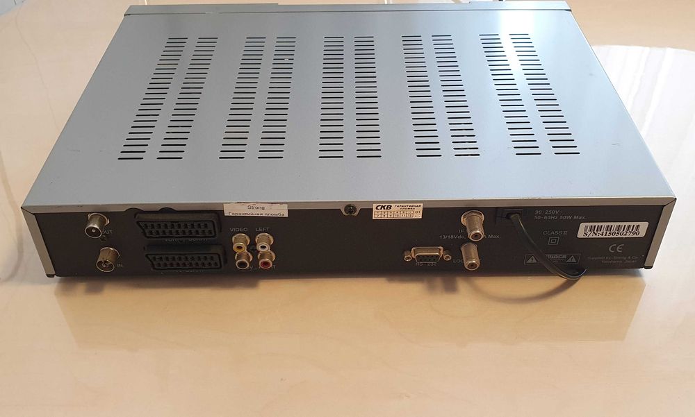 Супутниковий тюнер strong srt4450