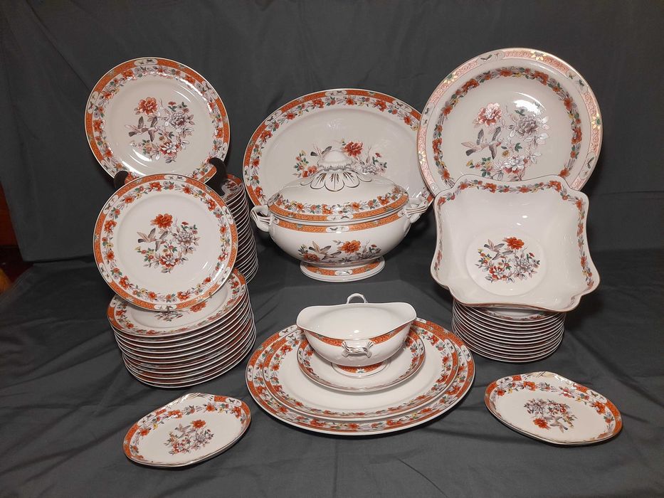 Vista Alegre Samurai-- Beijing Pitcher, Tomé Pitcher, and Bristol Urn