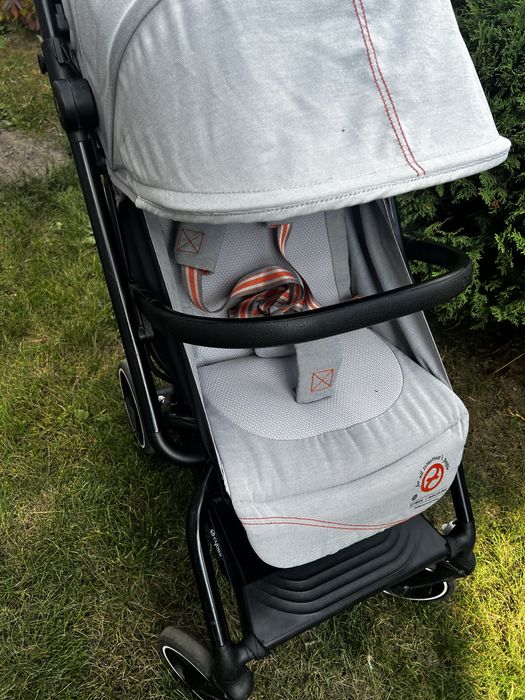 Продам прогулянкова коляска Cybex Eezy S2+