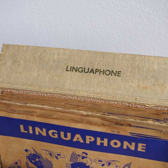 Pasta Linguaphone com curso de inglês completo em 50 lições