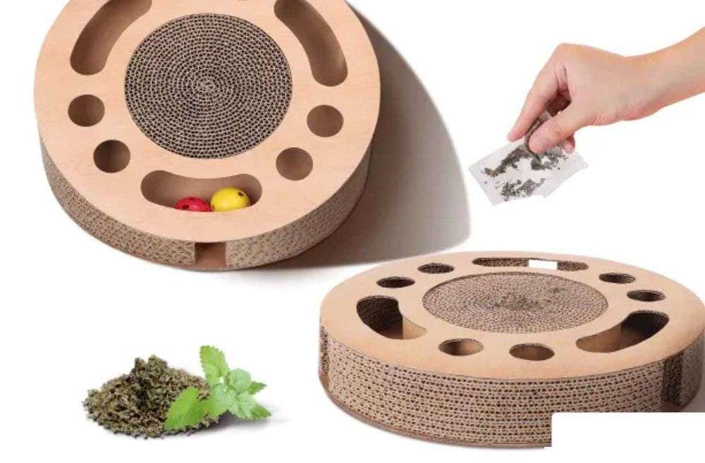 Brinquedo para Gato 2 em 1 – Arranhador + Jogo Interativo com Bolas