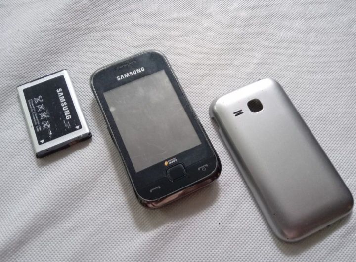 Телефон. Samsung GT C-3312 (2 сим)