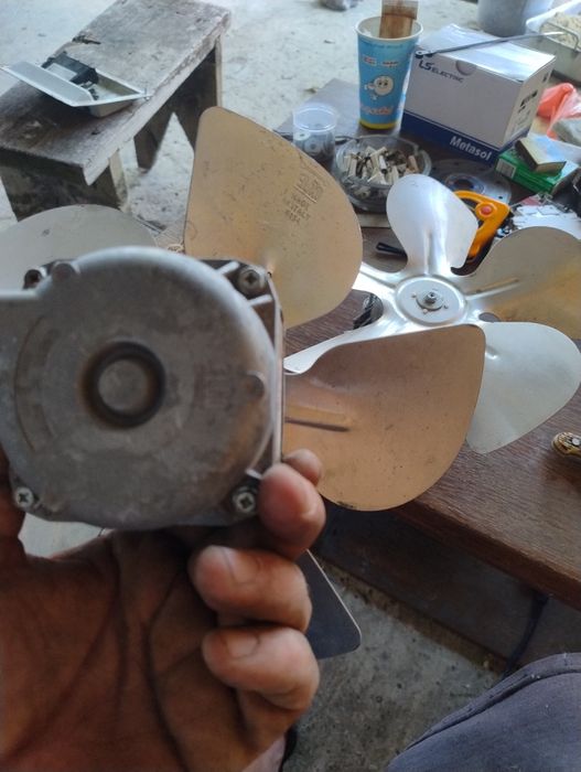 Двигун охолодження холодильник