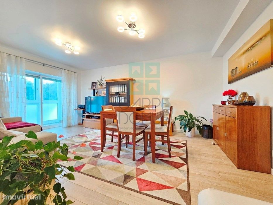 Apartamento T1 renovado em Cascais