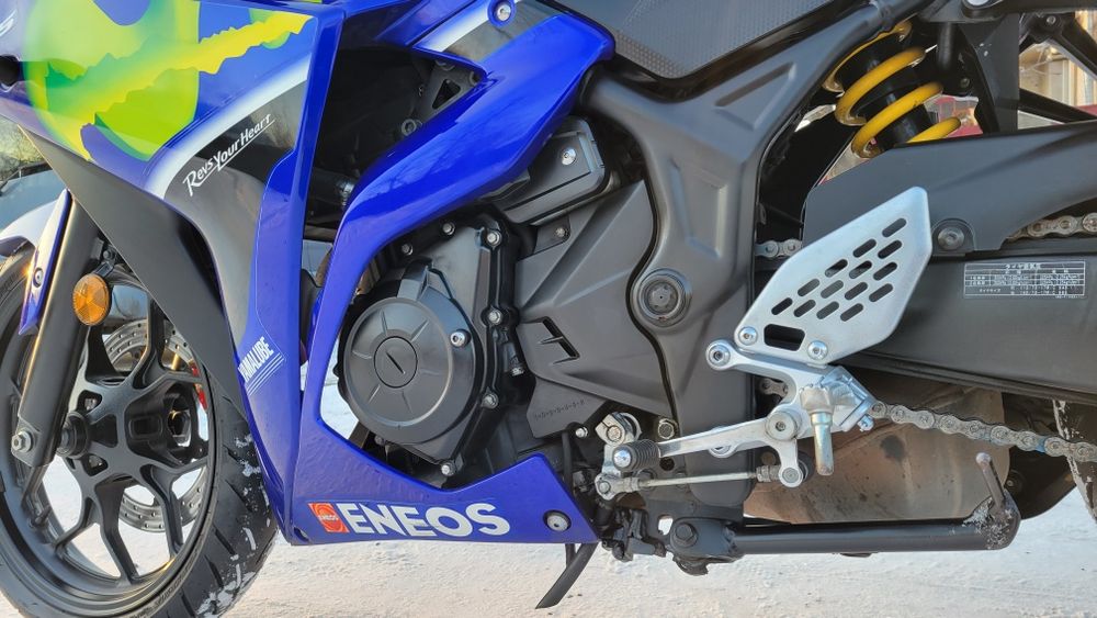 Yamaha R25. Sport Bike