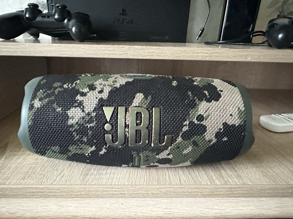 Продам колонку JBL Charge 5 в отличном техническом состоянии!Б/У