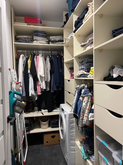 Продам 3 кімнатну квартиру Карачуни . Є- відновленя .