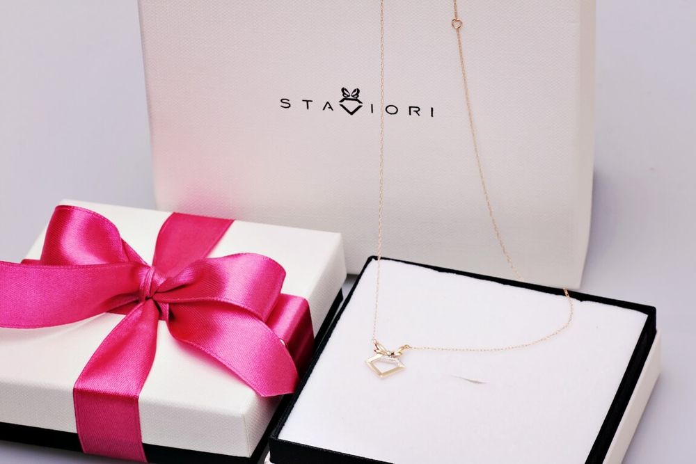 Złoty naszyjnik Staviori z diamentem