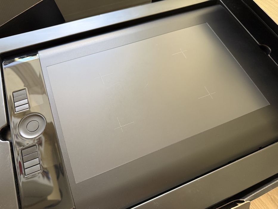 Професійний графічний планшет Wacom Intuos 4 L (PTK-840)