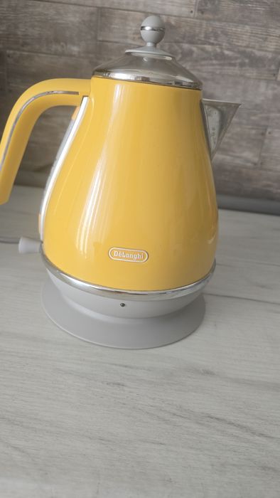 Електрочайник Delonghy