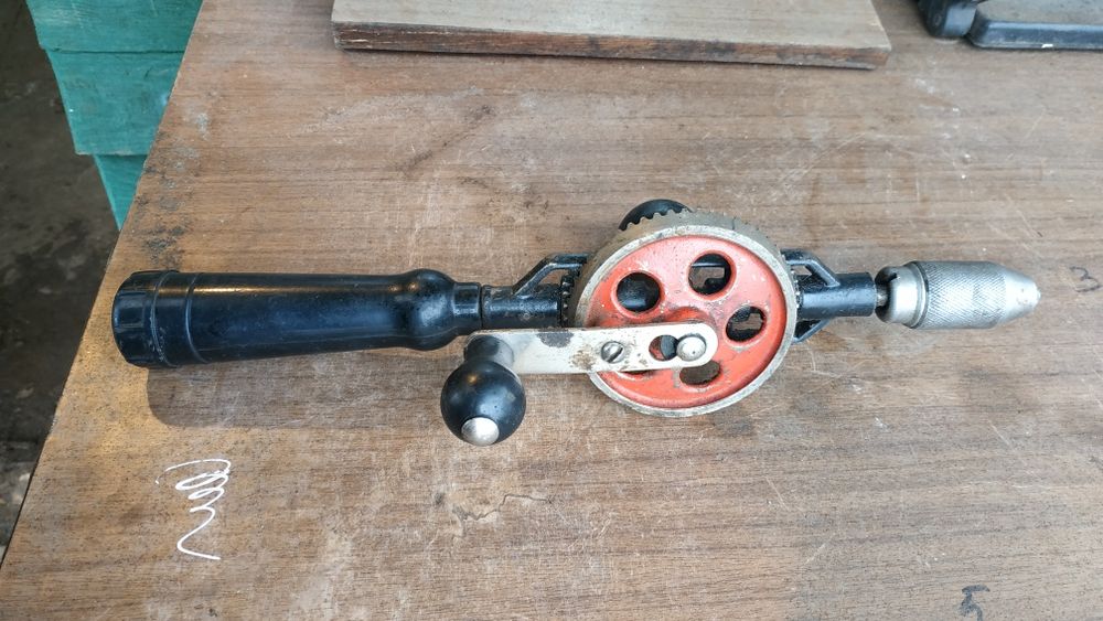 Кувалда, колун дровокол ,молотки,струбцины,ручную дрель,секатор, защит