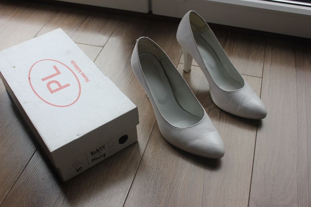 buty ślubne białe