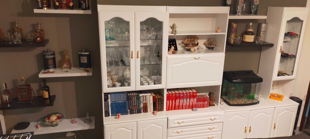 Mobília de Sala lacada em Branco com prateleiras