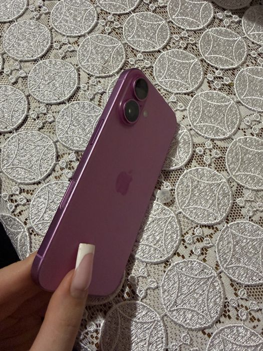 iphone 16  zadbany