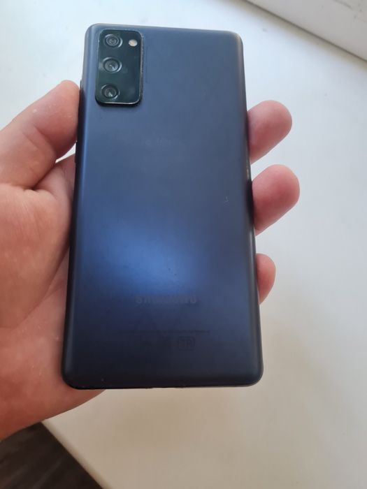 обменяю самсунг с 20 фе