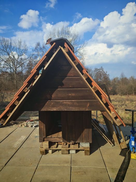 Buda dla dużego psa, owczarka