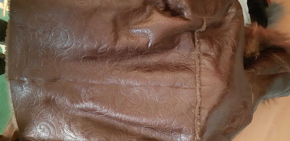 Продам дубленку на девочку