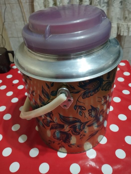 Продам термос 3 литра