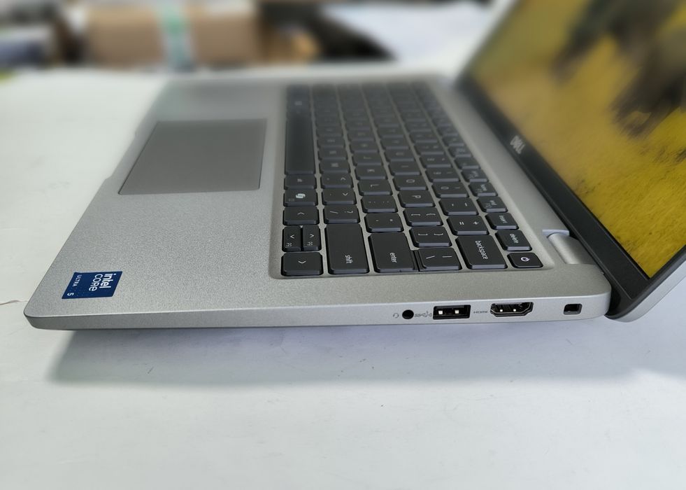 Dell Precision 3490 14" FHD Touch/ Intel Core Ultra 5 135H/ 8Gb/ 256Gb
