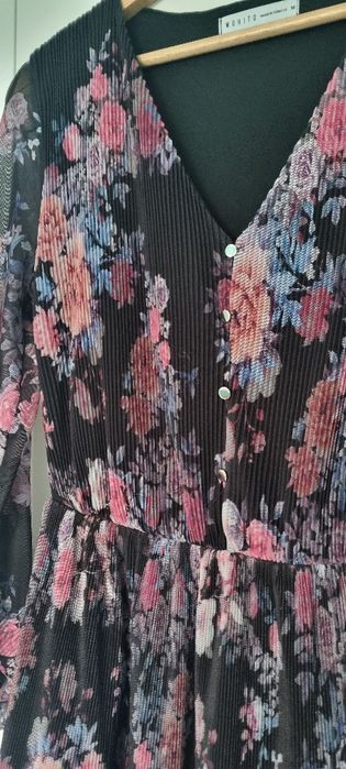 Tiulowa sukienka w kwiaty Mohito M