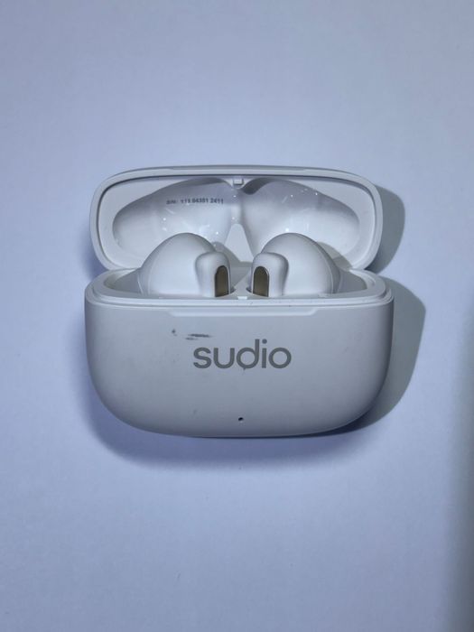 Słuchawki bezprzewodowe sudio - bluetooth, etui ładujące