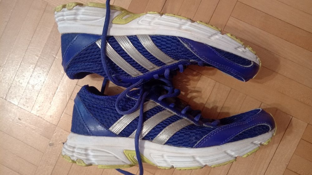 Buty damskie firmy Adidas rozmiar 36 wygodne  fioletowe ,